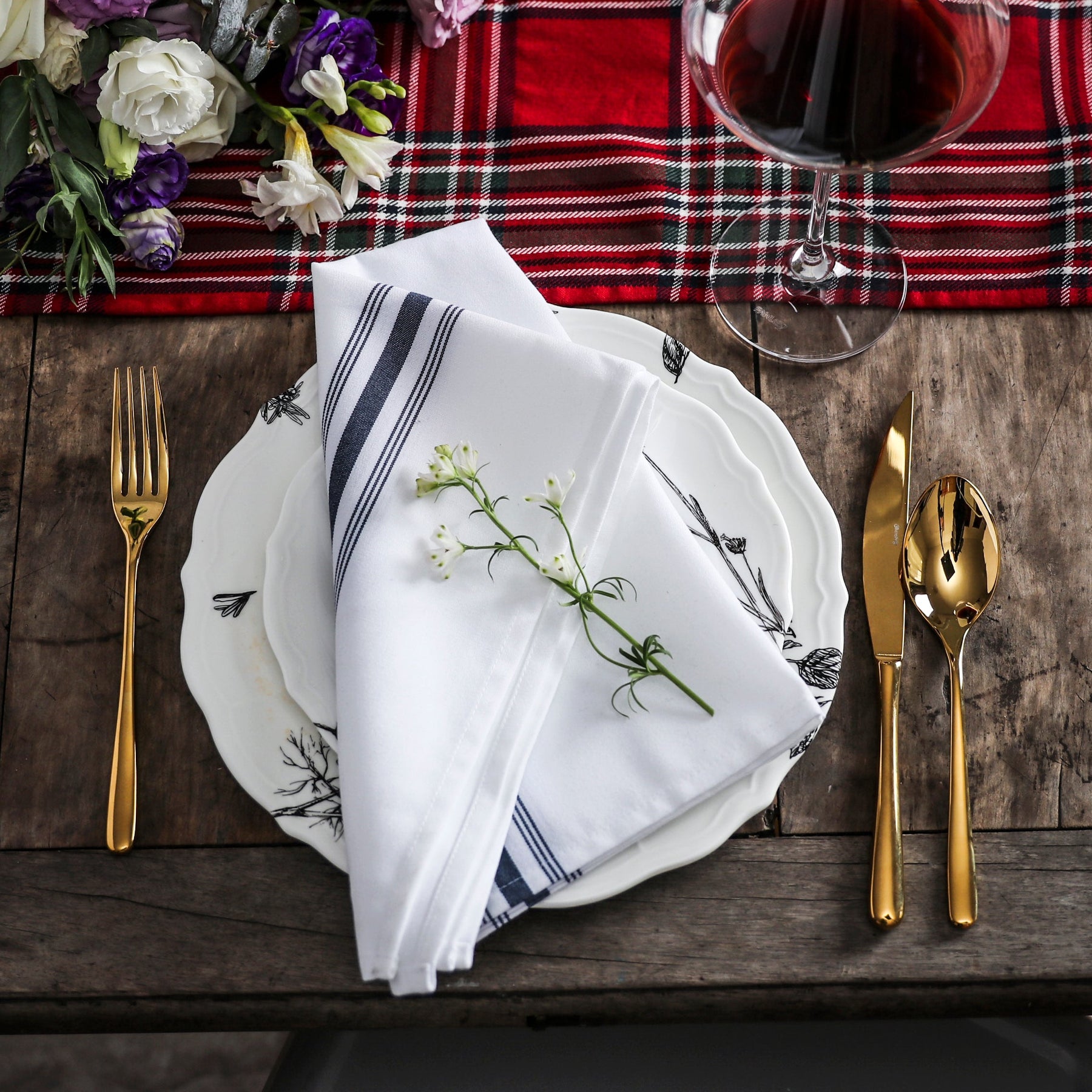Polyester vs Cotton Napkins: Which Is Better for Restaurants?