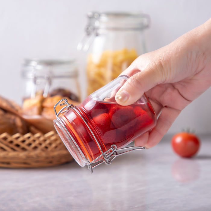 Fresh Start for the New Year: Scalable Storage Solutions with Airtight Glass Jars