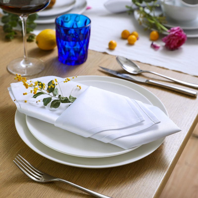 White Polyester Dinner Napkins, 20 x 20 Inch, Reusable Cloth Napkins (12-Pack)